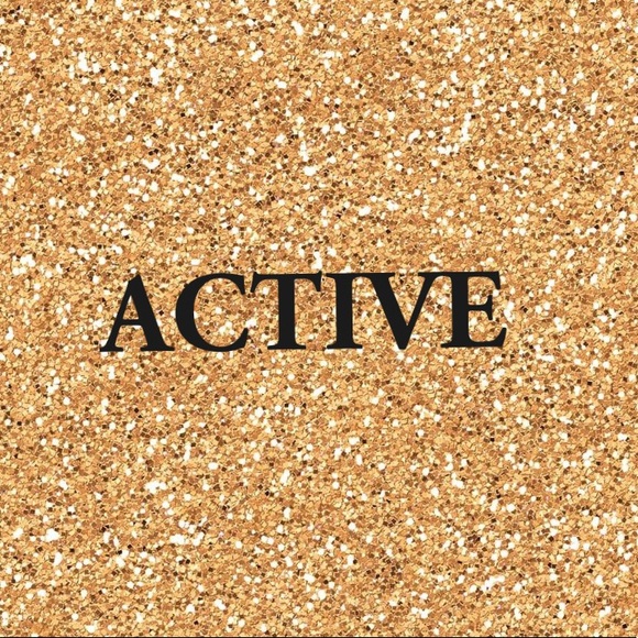 Active and Sportswear - Picture 3 of 4